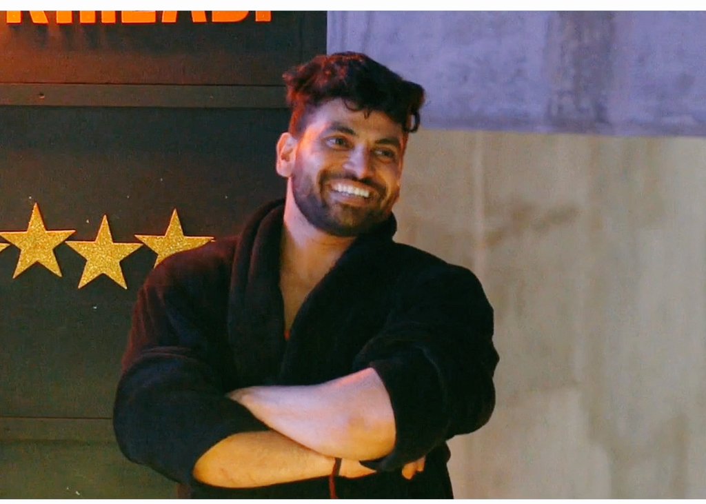 kalamwalainsaan's tweet photo. I don't know what inspires me more. His pure heart, immense passion for his dreams, or his courage that remains undeterred in times of setback. All I know is I look up to the right man! 

Thank you, Shiv, for being you! 
#ShivThakare 
#KhatronKeKhiladi13 #KKK13 https://t.co/N7NBsFt20k