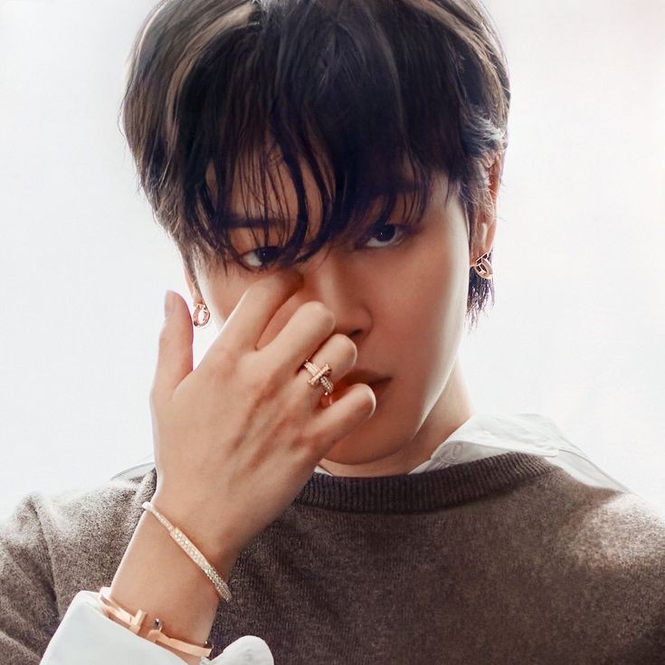 Pk_bts_land's tweet photo. Jungkook joins Jimin as the only Kpop Soloists in history to gain over 1.1 Billion Streams in a single year on Spotify!

(Both still counting) https://t.co/3maMVNBBox