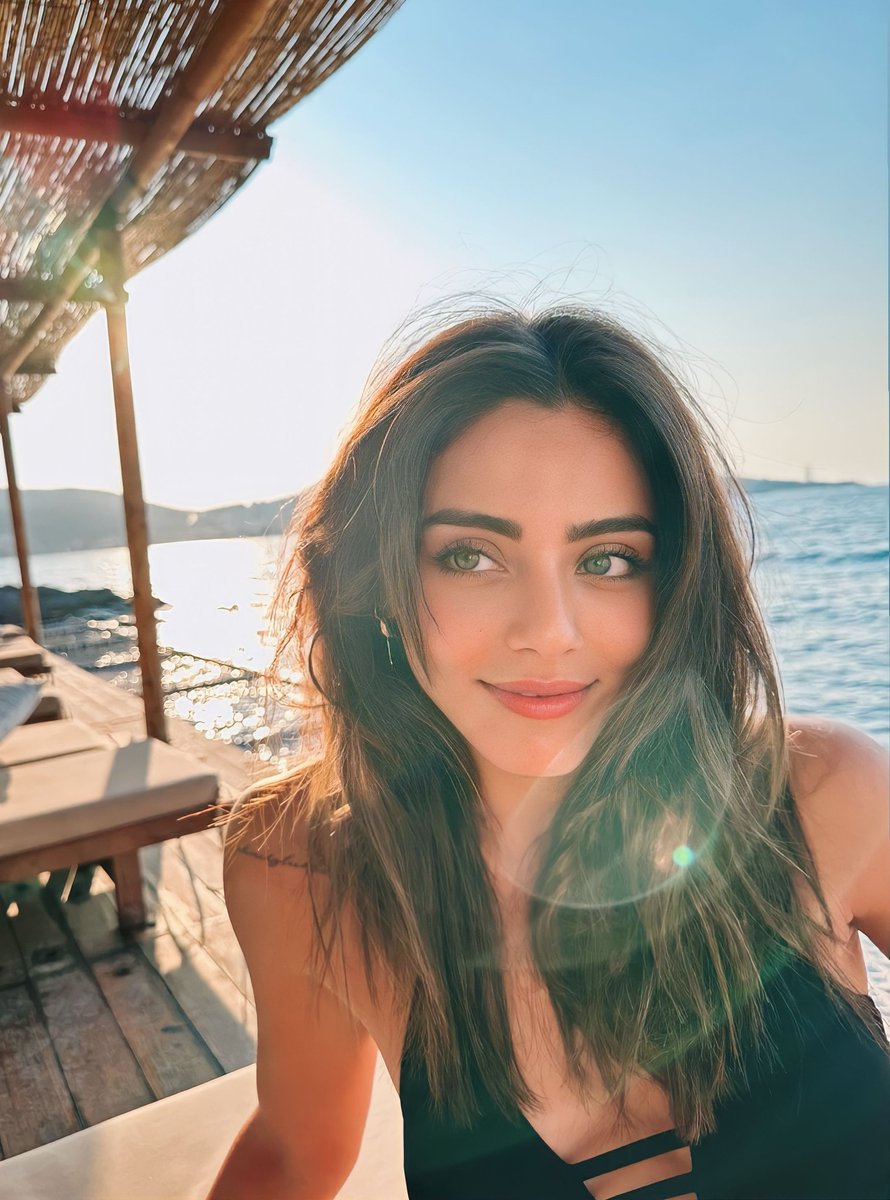 Geç Pazar öğleden sonra, bu tatlı, güzel kızla ayrıcalıklı 

#SılaTürkoğlu