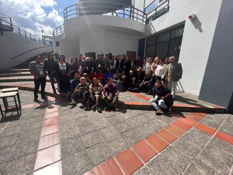 ejurbinap's tweet photo. I Foro La Integracion Regional Tarea de los Pueblos. C. Ecuador: 81 Organizaciones S. de 8 Provincias y 144 representantes se comprometen a reactivar Plataforma "Los Pueblos Somos UNASUR", instrumento articulador  para ordenar participación ciudadana @unasur. https://t.co/C4apTSkQit