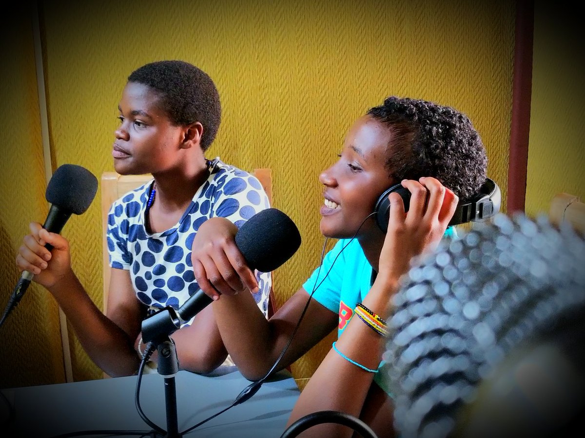 GwsTrend's tweet photo. this summer with our support program for budding children in the field of communication, radio terimbere FM gave free space to develop the skills of our trainees in journalism. In their debates , the rights and well-being of children .
@UNICEF_Burundi https://t.co/BZgnQrTNT8