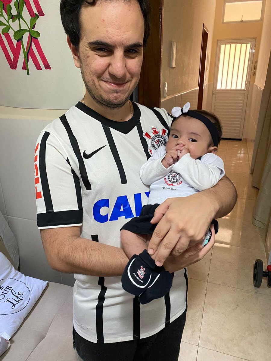 saritchasss's tweet photo. Corinthians de pai para filha! Papai Rafa e Olivia ❤️ #papainobrasileirao #VaiCorinthians https://t.co/fIUdRmxKP0