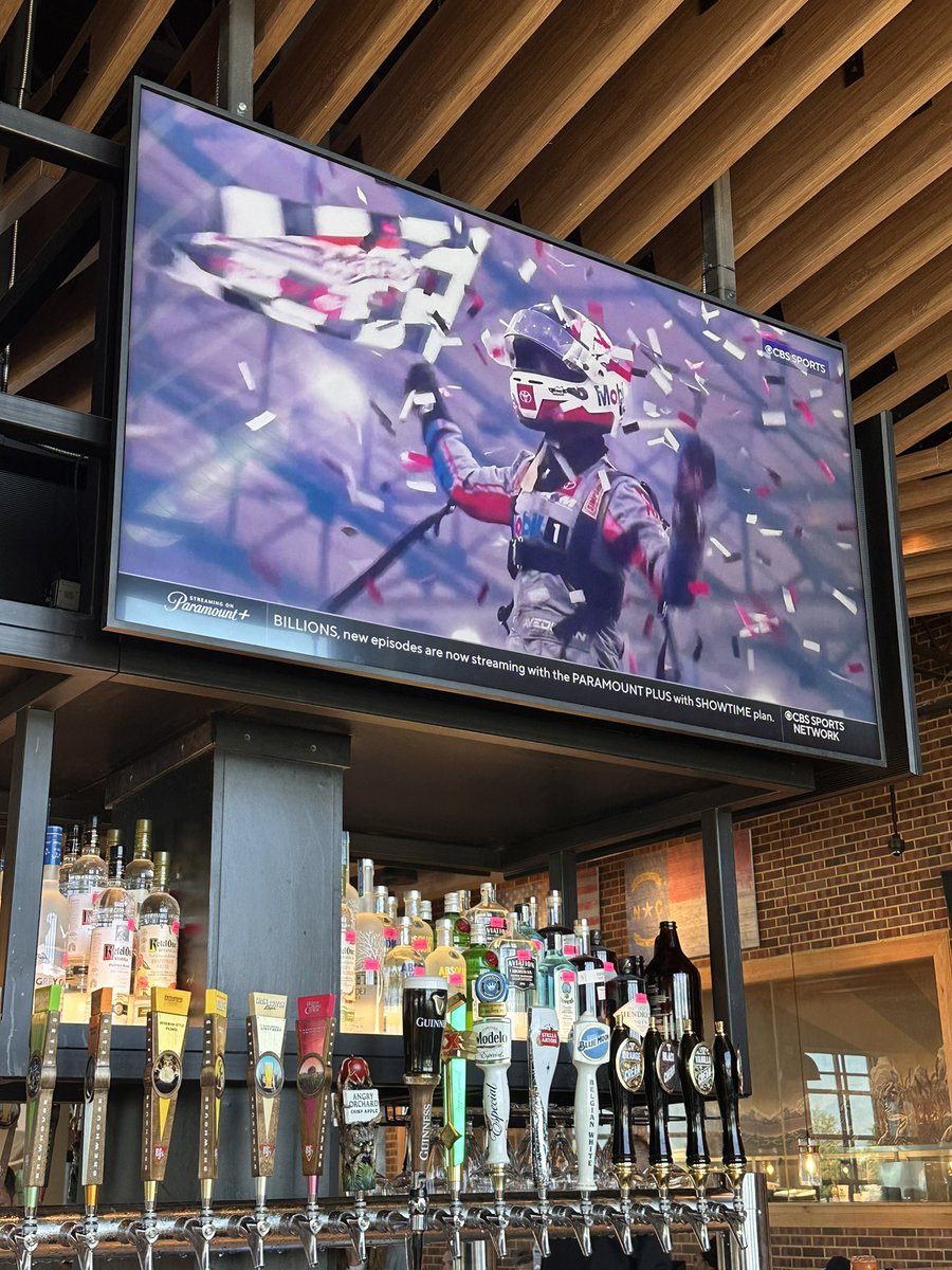 cecilmenk's tweet photo. When you’re at your local bar and the @Xtreme_Outlaw Midgets are in the TV. #XOM #CBSSN #GoJade https://t.co/TEnfSxSXCA
