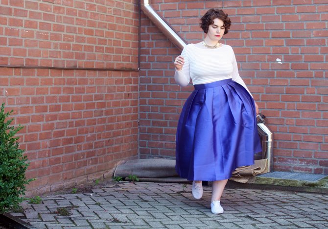 Skirt: #DearcurvesReal

Buy now:  dearcurves.com/skirts/

#dearcurves  #thecurvysideoflagos #plussizemodel  #tallandcurvy #plussizefashion #plussizewomen  #circleskirt