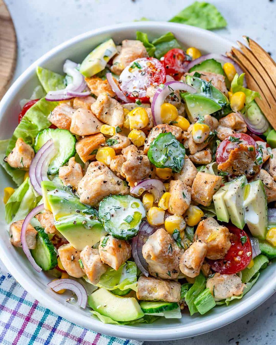 Try this chicken ranch salad: healthyfitnessmeals.com/ranch-chicken-…