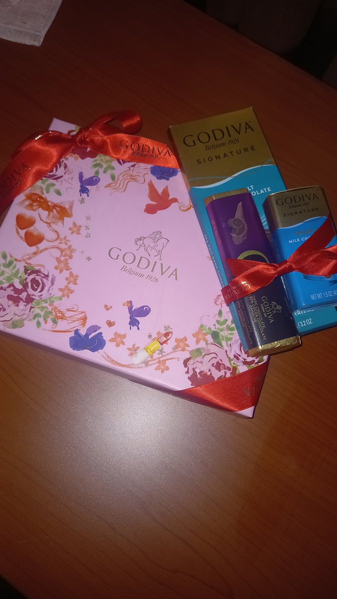 sukaesgemm's tweet photo. Bocil mode 🍫 didepan ma🤍 https://t.co/OQhnkupSqx