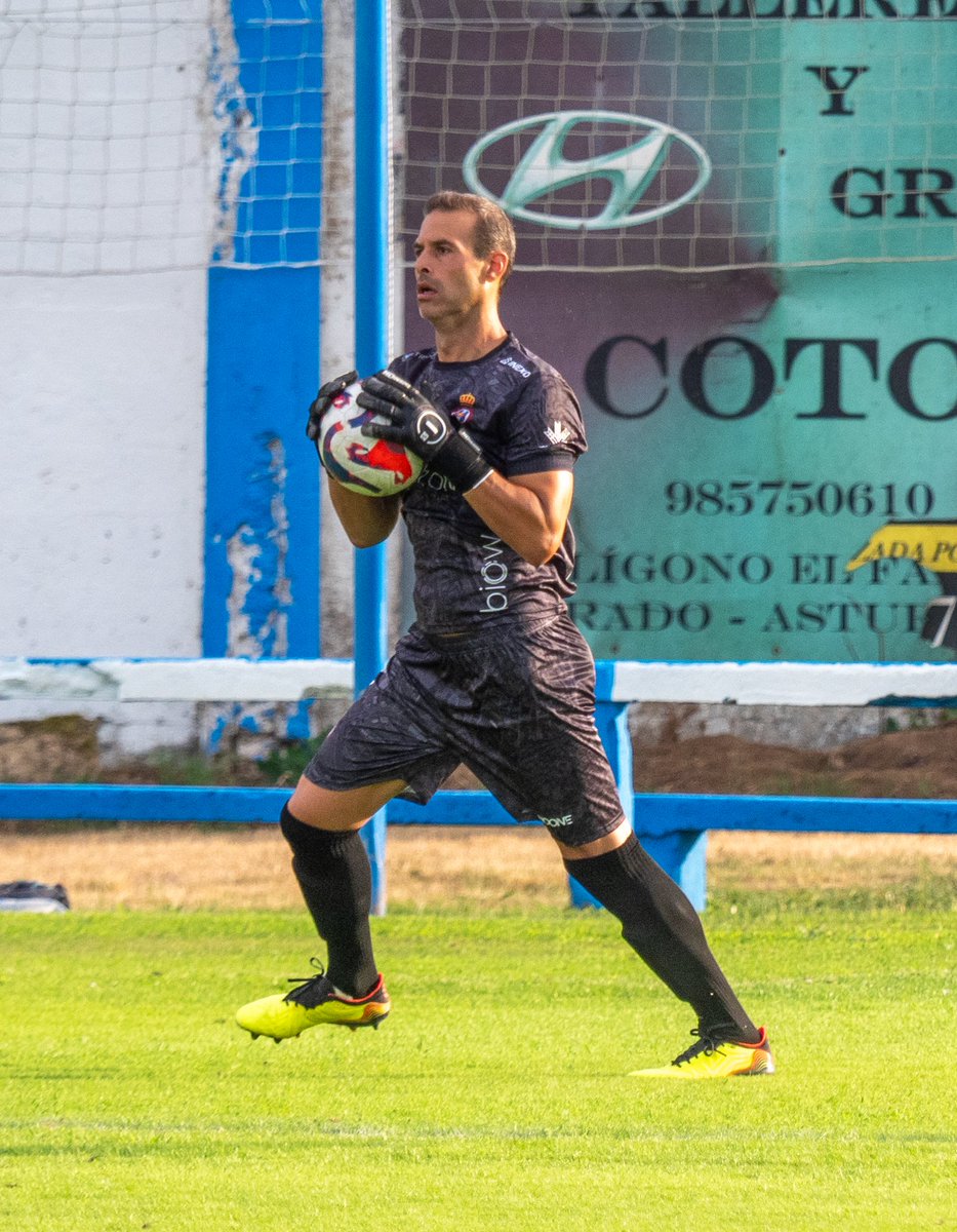 🥅 <a href="/DavoArmengol/">David armengol</a> 🧤

#RealAvilésIndustrial 🔵⚪🔴