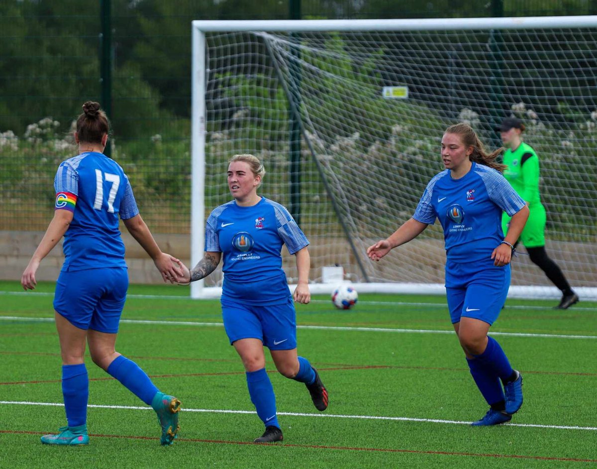 BoldonCALadies's tweet photo. "I scored two"
" Yeah I scored two aswell"
" So did I"

Well done to Gabby Pedersen, Chloe Murtha and Alex Fontaine who each bagged a brace in todays 6-0 win. https://t.co/yvSP4HpsXx