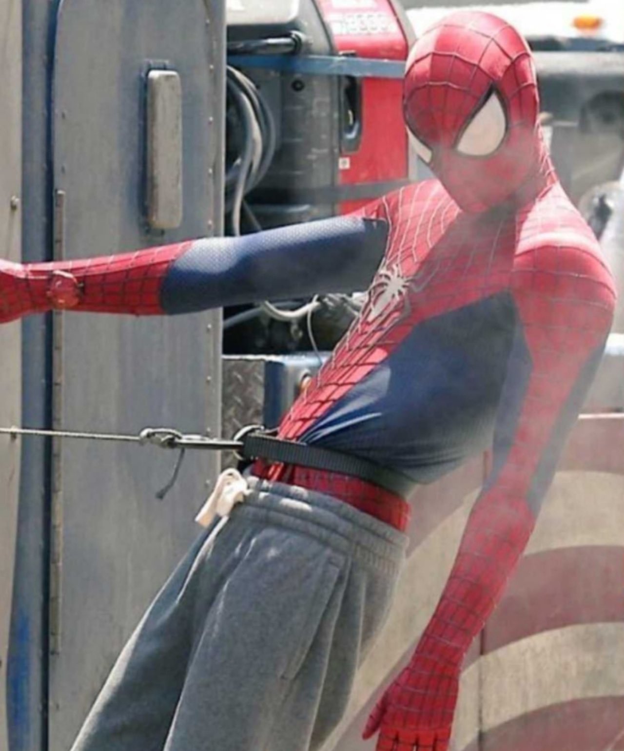 Daily Spider Man on X Andrew Garfield wearing sweatpants over the Spider Man suit https t LXukeH8pjD X