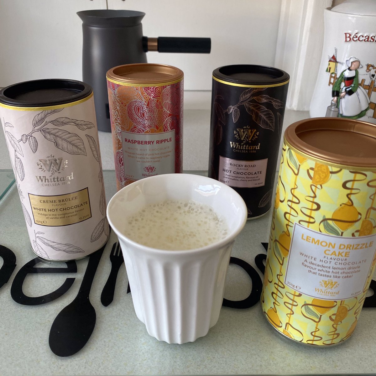 Time to start these <a href="/whittarduk/">Whittard of Chelsea</a> #hotchocolate starting with a #delicious #lemondrizzlecake #whitehotchocolate 😋