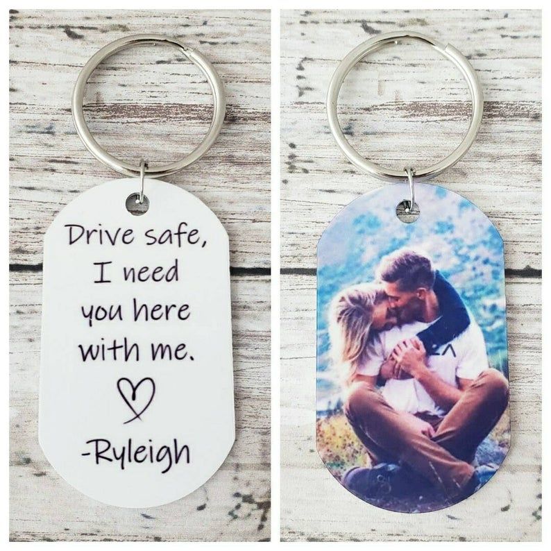 MemorableKeeps's tweet photo. Our custom drive safe keychain makes the perfect gift for your partner! 🎁💖 https://t.co/UHOG7XfQA8