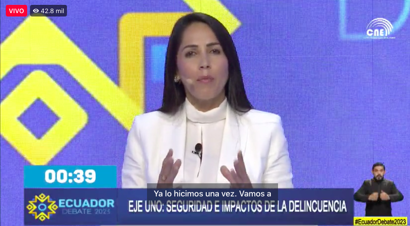 lahistoriaec's tweet photo. Cada quien dice lo que quiere. La candidata correísta Luisa González no contesta pregunta sobre cómo intervendrá de forma integral las zonas más abandonadas del país que son usadas como ruta del narcotráfico. Entre otras cosas habla de construir una nueva Penitenciaría del Litoral fuera del centro urbano de #Guayaquil. #DebatePresidencial2023