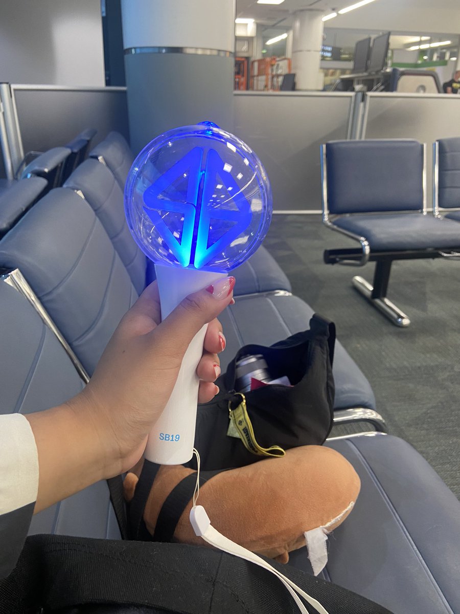 GaliasShai's tweet photo. Saan aabot fangirling mo? Sa Toronto!thank you SB19 @SB19Official for the experience. Dahil sainyo I have the reason to go here and meet fellow A’tin. They are sooo nice and fun to be with. ALAB U

#PAGTATAGWorldToronto #PAGTATAGWorldTour #SB19 https://t.co/8Rc701DU3g