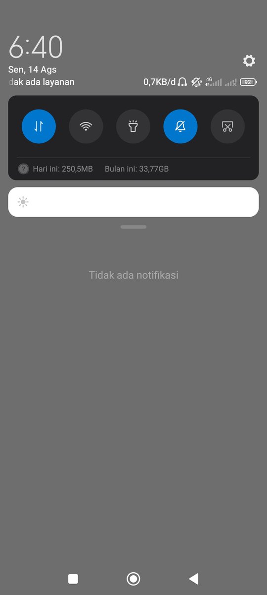 chobra_'s tweet photo. @triindonesia Gini gini aja? Padahal pakenya @triindonesia sama @indosatim3  semenjak bergabung sinyal gakaruan https://t.co/xws0zxze0m