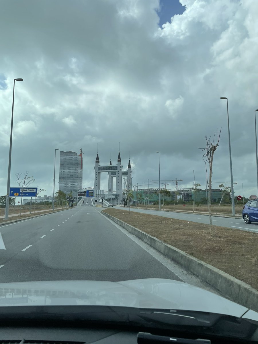 brgsjks's tweet photo. So makan apa yang best kat Terengganu ni? Mohon suggestion dari rakan rakan internet https://t.co/6xgC39h1Yh