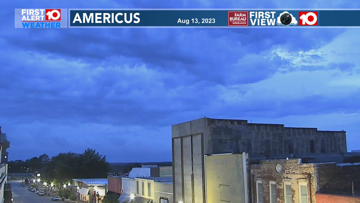 YolandaWALBWx's tweet image. Sunday @ #sunset #blueclouds over #Americus. There's no direct sunlight striking the cloud, so the bluish color of the sky is reflected.  #gawx #AmericusGa #blueclouds #walbweatherapp