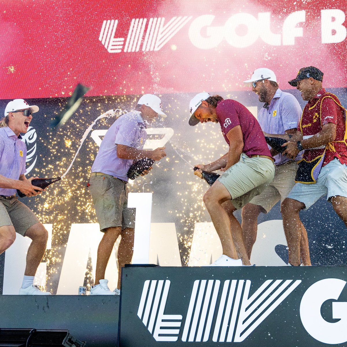 Tour Pro 🏌️♂️ tweet media