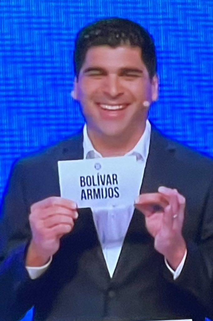 kaitorero's tweet photo. resumen de esta huevada #DebatePresidencial2023 https://t.co/o1sgZsCXei