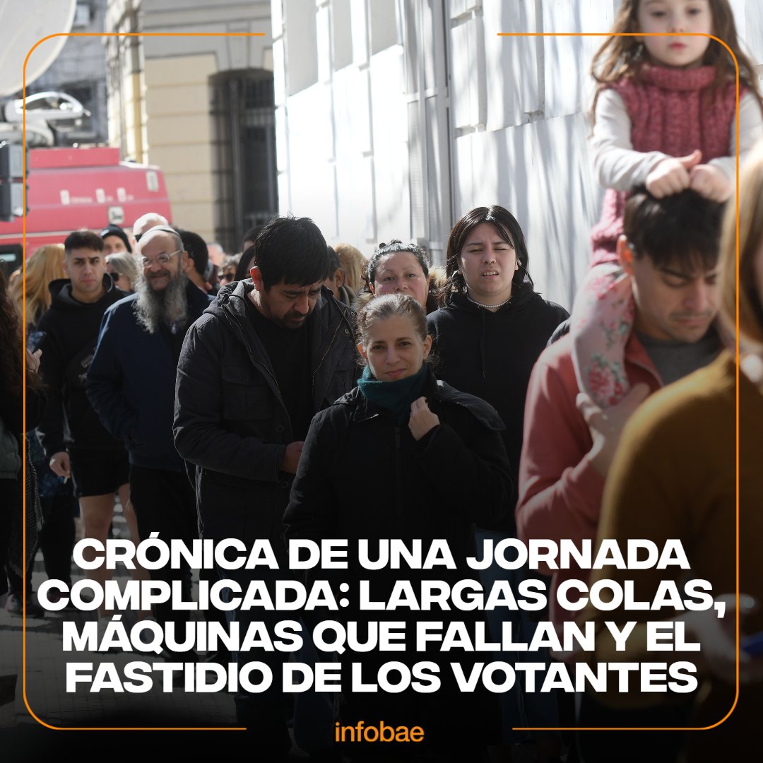 infobae's tweet photo. Crónica de una jornada complicada: largas colas, máquinas que fallan y el fastidio de los votantes https://t.co/EUjOGamW5D https://t.co/q7qBiJLu8H