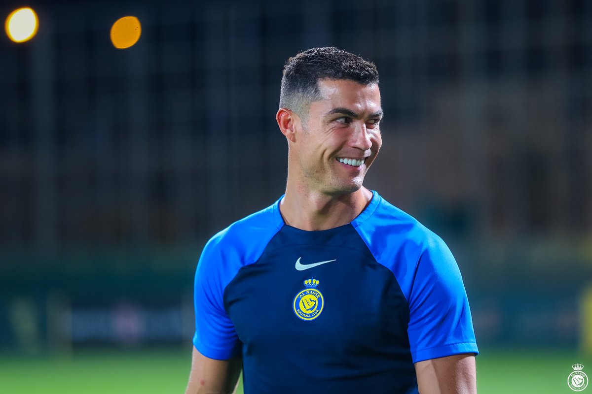 AlNassrFC's tweet image. غدًا نلتقـي في الدمام 💛