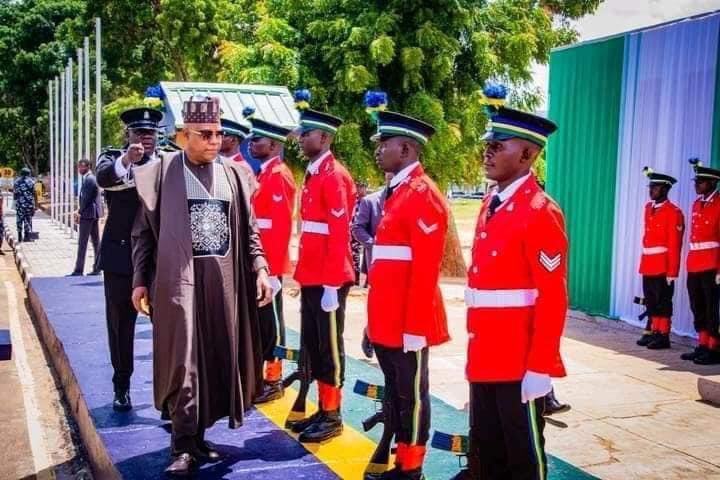 Opetuyii's tweet photo. Vice President, Senator @officialSKSM represented President @officialABAT at the Passing Out Parade of 5th Regular Course of @PoliceNG Academy, Wudil, Kano.
12th August, 2023 
📸 @opeadelani 
@BarauJibrin https://t.co/XrANXbze2N