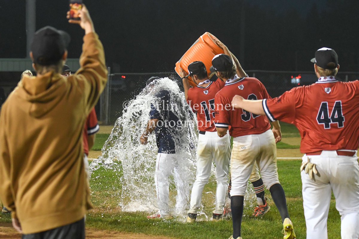 pvcameraguy's tweet photo. The 22U National Baseball Championship Gold Medal Game gallery is now up on my website. Congrats to the @ElmwoodGiants on winning it all!

@EdKulyk 
@baseballcanada 
@BaseballMB https://t.co/4lLK3zZAWX