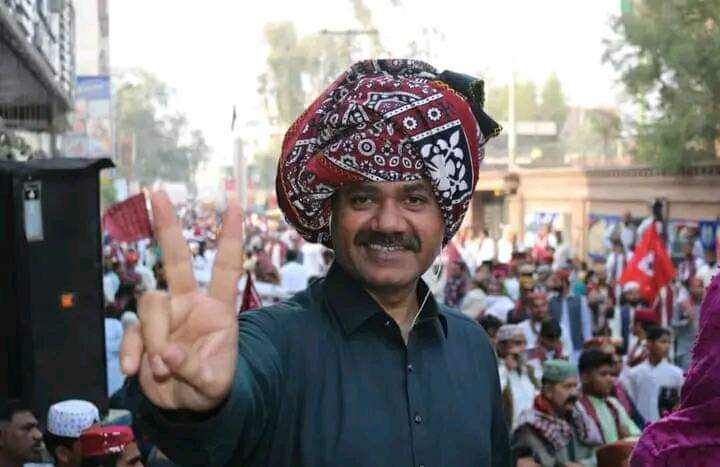 Rahimsindhi0's tweet photo. ڪڏھن ڪڏھن ته سارجو
 ته ڪير ماڳ ۾ مُئو ته ڪير سُڃ ۾ سُتو

Renowned sindhi journalist Jan Mohammad Mahar murdered in Sukkur in Sindh we condemn his assassination and demand justice

#JusticeforJanMohammadMahar 
@pressfreedom 
@ICFJ 
@HamidMirPAK https://t.co/3xQSW2B84j