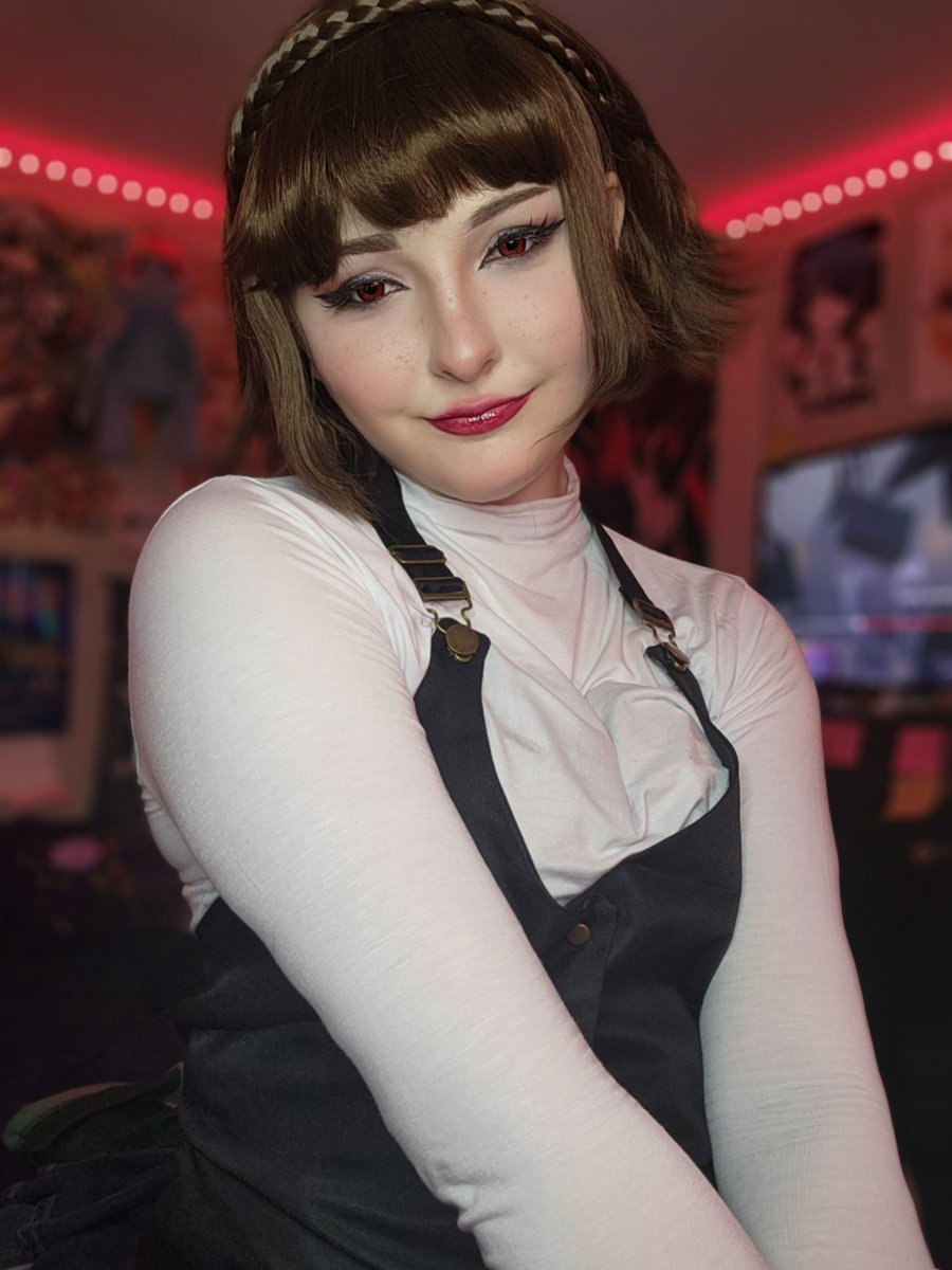 BasilSoupies's tweet photo. Makoto Niijima #Persona5 cosplay https://t.co/weYY76Tusw