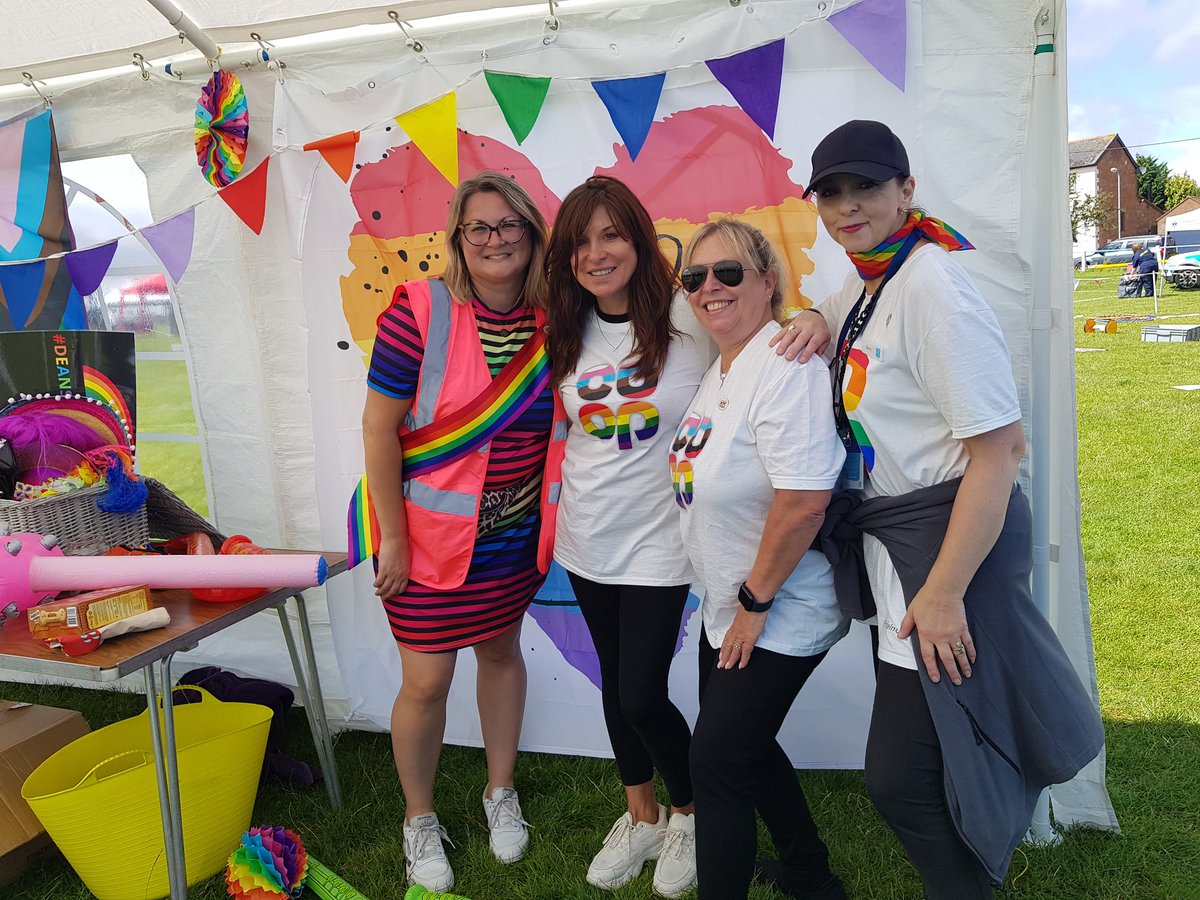 GeraldineStrohm's tweet photo. 💙Deanshanger Pride!#BurstingwithPride Fantastic Event yesterday, despite torrential rain everyone turned-out,  hope you've all recovered! Well Done to @coopuk Carly, Nyall, @JewlzMulholland the  #DeanshangerGoodNeighbours Thanks to Sam and Karen and the Local Engagement Team ❤ https://t.co/kXaXpNOr6o