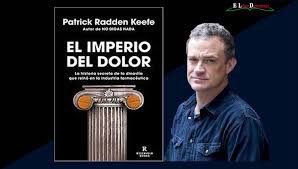 En EEUU, por vender pequeñas cantidades de droga puedes pasar mucho tiempo en la cárcel. En cambio, si creas una droga adictiva que mata a medio millón de personas y con la que te haces multimillonario el sistema te protege. 
Es la historia de la familia Sackler, la dinastía sin