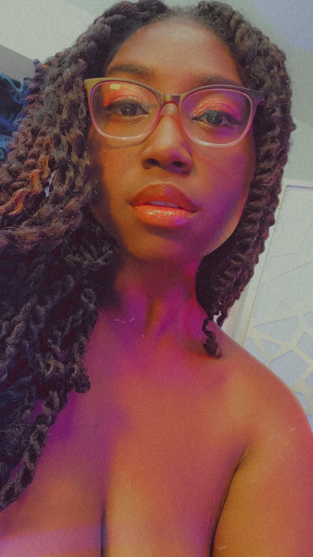2 pic. If I was summoned to your room, what is your first move? https://t.co/oyTKbjTTjR