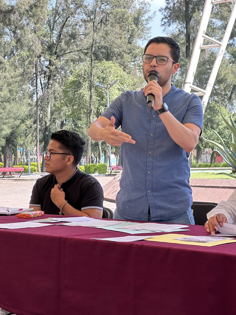 oscarlemusmx's tweet photo. Manda pueblo, manda. En la 3a consulta  al pueblo de México para construir el proyecto de nación.
La cuarta transformación implica que los asuntos públicos sean discutidos y definidos por todas y todos. 
¡Viva la revolución de las conciencias impulsada por el @infpmorena! https://t.co/iHQoZWBiy2