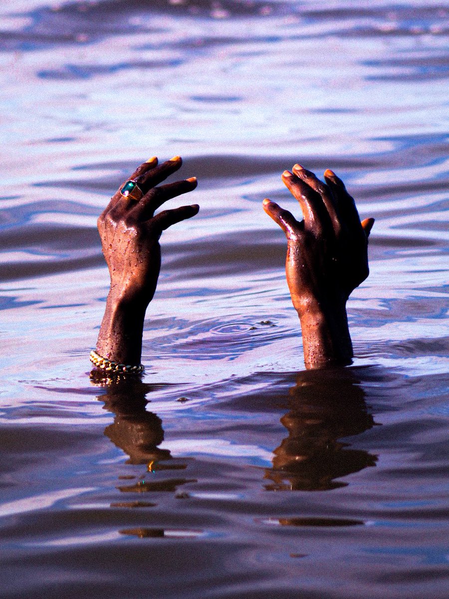 ___digitaldash's tweet image. He sent from above, he took me, he drew me out of many waters.
Psalms 18:16 ✨

Muse: @2daysalpha 
Photographed | edited | project promo: Dashia Colon
BTS | model coach | : Zharriay

Full set on insta: instagram.com/p/Cv5Y0soPpx1/…