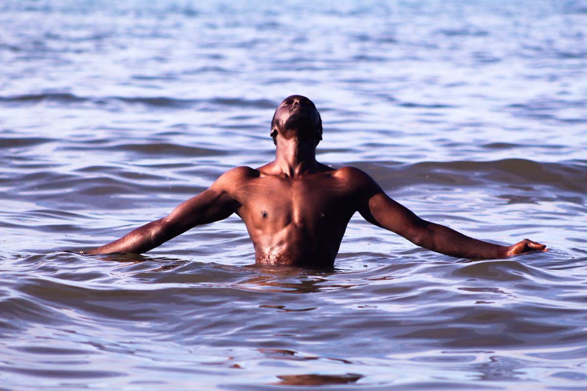 ___digitaldash's tweet image. He sent from above, he took me, he drew me out of many waters.
Psalms 18:16 ✨

Muse: @2daysalpha 
Photographed | edited | project promo: Dashia Colon
BTS | model coach | : Zharriay

Full set on insta: instagram.com/p/Cv5Y0soPpx1/…