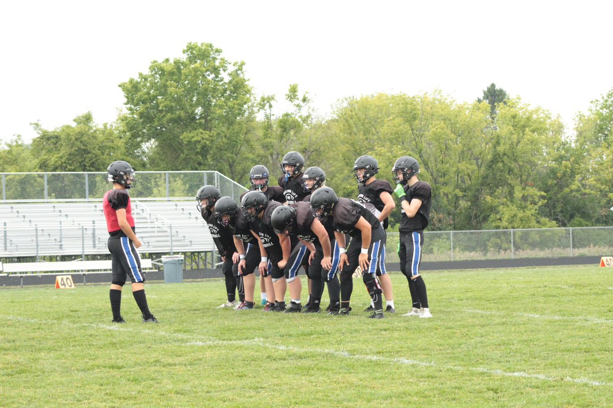 gabe_helzer's tweet photo. Had a great scrimmage this weekend, can’t wait to see what we can do on Friday’s 🦅 

@CLSEagles @Coach_DeckerCLS @ETSCory @ETSperformance @MidwestClassicC @CoachPerrone @mikeramczyk17 @wiaawi @PrepRedzoneWI @_todd_olson @qbcoachholc @nxtlevelatx https://t.co/uS9z8OztNH