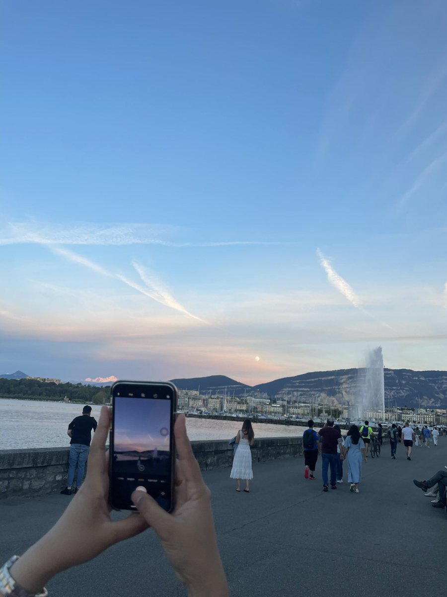 LauraT1809's tweet photo. Coleccionista de atardeceres. https://t.co/hFG7j1osQt