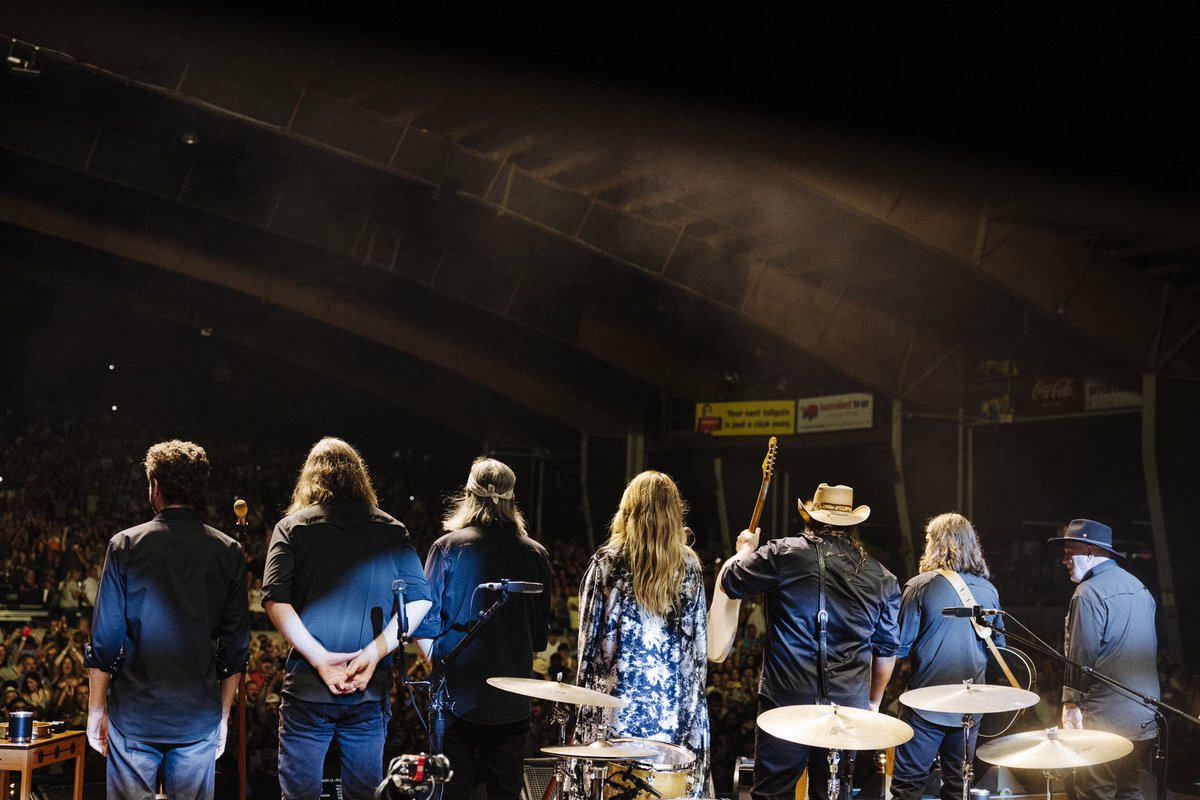 Gilford, NH, Night 3 • 8.12.2023

📸: <a href="/andybarron/">andy barron</a>