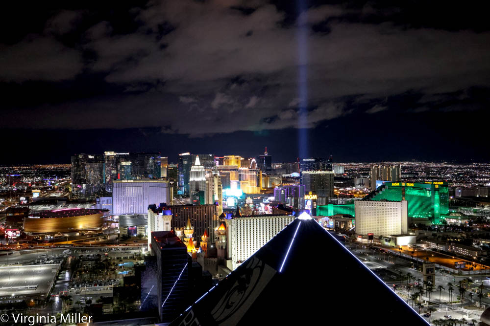 ThePerfectSpot's tweet image. Hi, drink industry colleagues in Vegas this week for @Distilling Conf. &amp;amp; Whiskey Summit!

I'm speaking at both &amp;amp; excited to see global #craftdistilling folks.

Researched earlier to write this Distiller Mag #LasVegas bar guide (view @delanovegas rooftop)
theperfectspotsf.com/2023/08/01/10-…