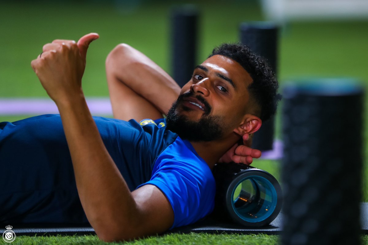 AlNassrFC_EN's tweet photo. See you tomorrow in Dammam 🤩💛 https://t.co/mpHBO6tNje