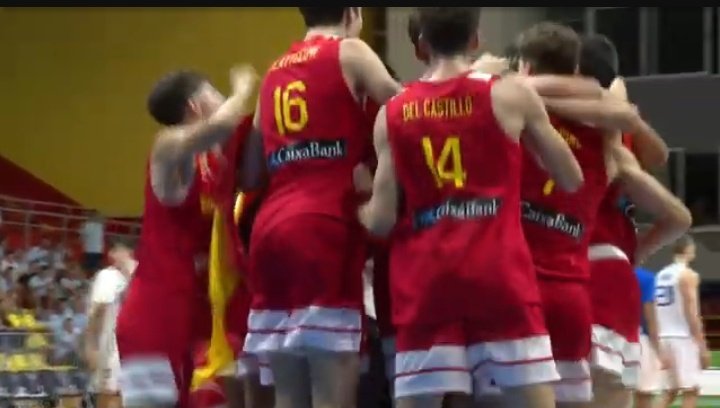 FBPA_asturias's tweet photo. 💠 SELECCIONES 🇪🇦 // U16M // CAMPEONATO DE EUROPA // FINAL // FINAL // ITALIA 🇮🇹 68-77 ESPAÑA ¡CAMPEONES, CAMPEONES, OEOEOEOEOE! ¡La Selección U16M @BaloncestoESP con nuestro Andy Huelves como jugador toca el cielo! ¡HACIENDO HISTORIA! ¡ENHORABUENA ANDY 💙💛 ENHORABUENA EQUIPO 🏀 https://t.co/ChwfGKc08Q