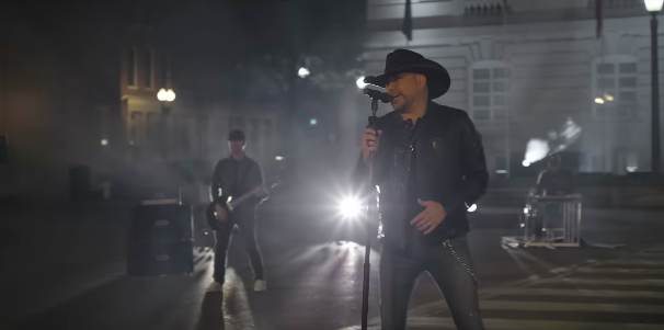 TwangMusicTV's tweet photo. https://t.co/9wwExAtsyN is very pleased to present Jason Aldean @Jason_Aldean and the music video for his song titled Try That In A Small Town. watch here: https://t.co/PS0zF9HzAJ https://t.co/s2OmtfbeFl