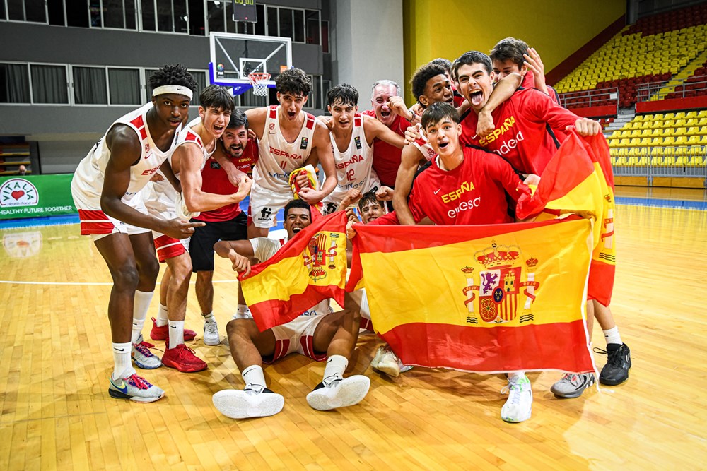 GIGANTESbasket's tweet photo. El verano 🇪🇸🏆

🥈 @EuroBasketWomen
🥇 @FIBAWC U19 masculino
🥈 @FIBAWC U19 femenino
🔟 Europeo U20 masculino
🥉 Europeo U20 femenino
🥈 Europeo U18 masculino
🥉 Europeo U18 femenino
🥇 Europeo U16 masculino https://t.co/qq3q59FEmM