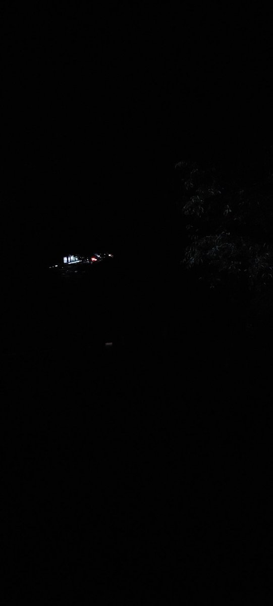 davidcamacho70's tweet photo. @Olotuit Bona nit @Olotuit, continuem amb el mateix problema del tuit anterior, torno a posar fotos, dona molta inseguretat aquest carrer, agrairiem una solució @PepBergaVayreda https://t.co/Ync3xUaR01