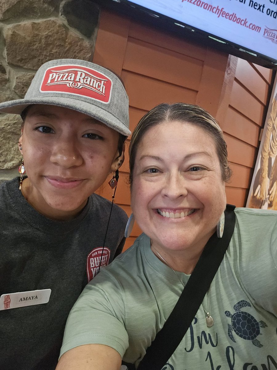 BeckyDollins's tweet photo. Not much is better than running into a former student
who has grown into a hardworking member of society!   Makes my teacher heart so proud! #oncemystudentalwaysmystudent #connection https://t.co/uSbHesGE3d