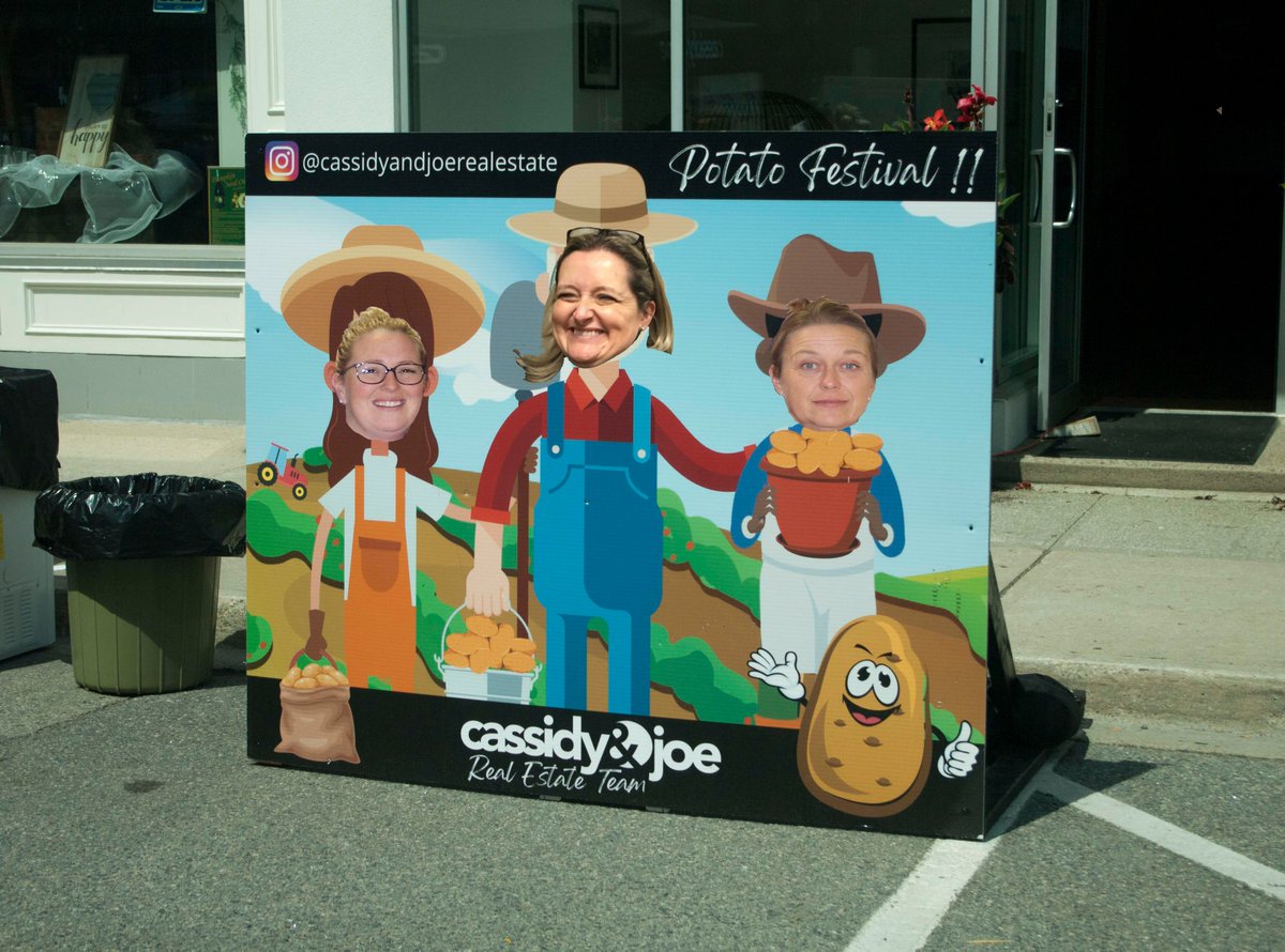 MrBrownieKindie's tweet photo. @allistonunion enjoying the #AllistonPotatoFestival and making all the best of the late days of summer!!
@shelson_leigh @JenCarrick9 @kristin1_downey @mrscjazz @msjonesaups https://t.co/qyzoQcs1o6