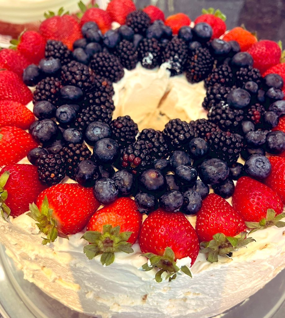 AdGD365's tweet photo. My mum made this, and I think it’s beautiful! 😍😍 #shecandoanything https://t.co/RYtkVlpfMF