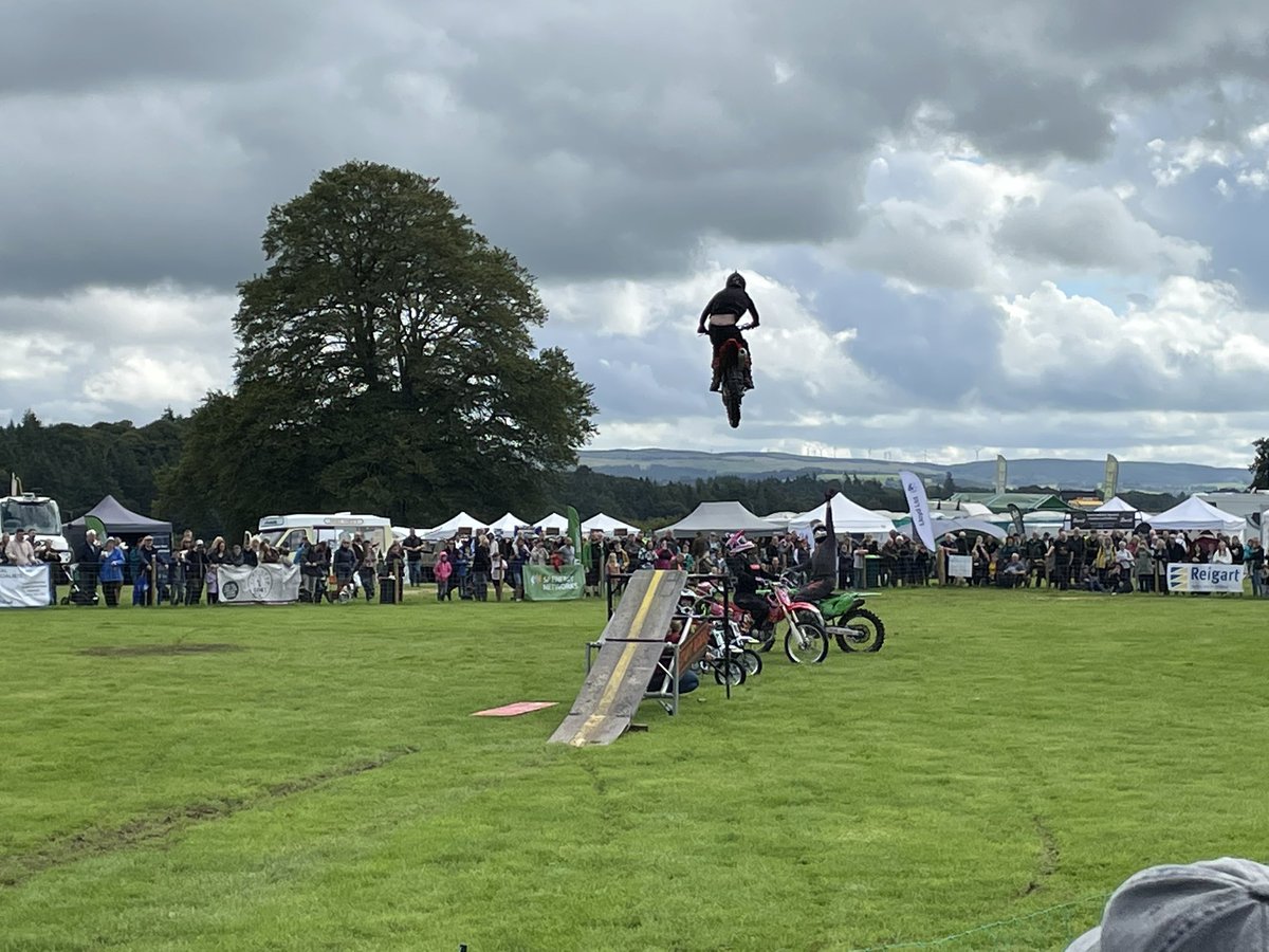 DavidHope_Jones's tweet photo. A really great day out at the Galloway Country Fair with #DefenderJam and, to my shame, my first visit to the amazing Drumlanrig. Brilliant to see the community and visitors all coming out for a brilliant D&G weekend. #ScotlandStartsHere @GCF_Drumlanrig @SScotDAlliance https://t.co/uom7v1SN6t