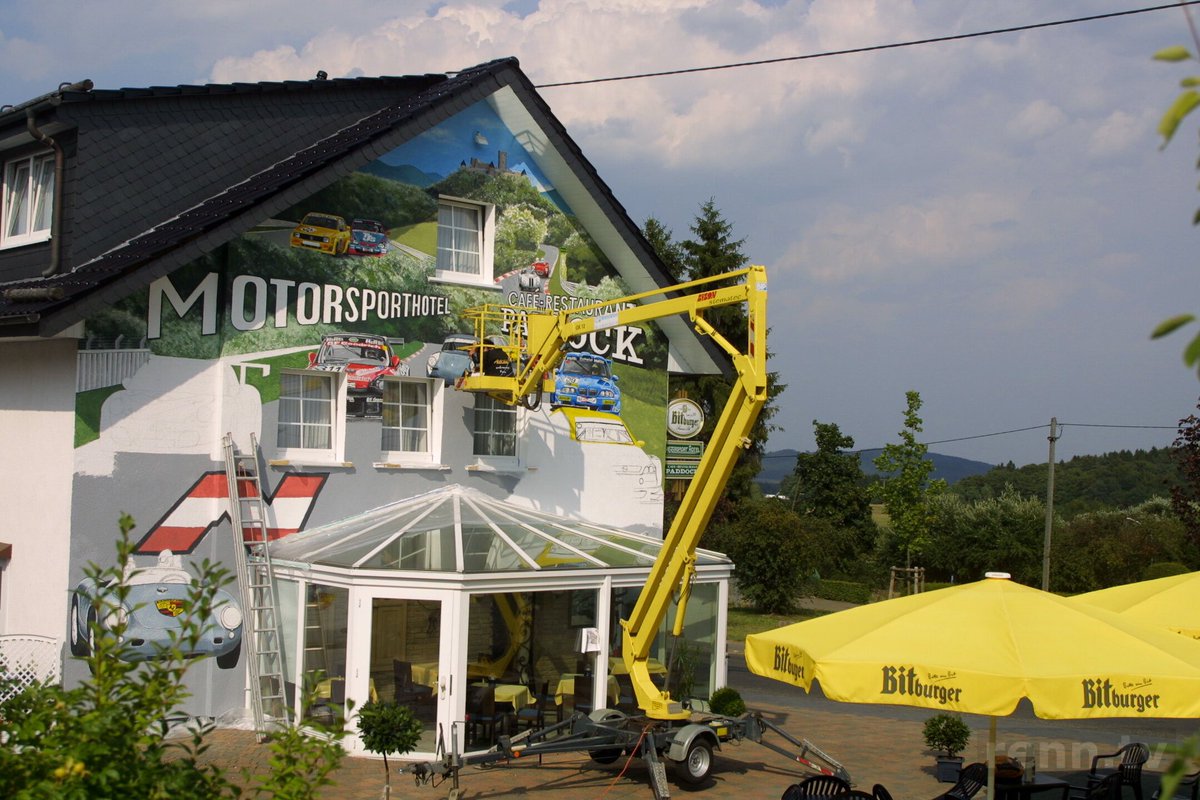 20832com's tweet image. 20 years ago the large wall painting in Nürburg was created: Aug 13th, 2003.