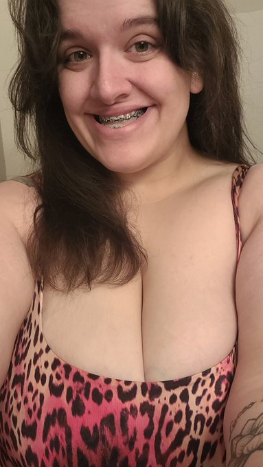 I spent all yesterday being worshipped and working on content. I love my job. Being a slut wife is the<a href="/tag/linkinbio"class="tags"><span>#linkinbio</span></a><a href="/tag/of"class="tags"><span>#of</span></a><a href="/tag/ofgirls"class="tags"><span>#ofgirls</span></a>