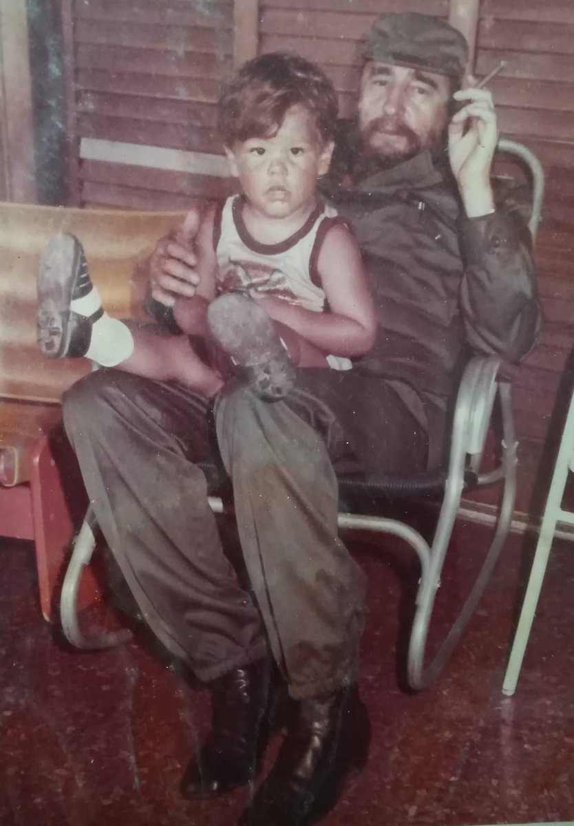 En recuerdos, sueños y cada nuevo proyecto, caminamos sobre hombros de gigantes. 

Nuestro tiempo sigue siendo el tiempo de #FidelPorSiempre.